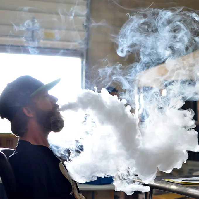 Cloud chasersIf you’re here for thick, rolling vapour, choose high-VG 0mg shortfills and a capable sub-ohm tank. High-VG